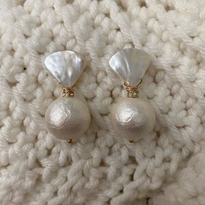 Bridesmaid earrings with chunky pearls and mother of Pearl